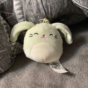 Isabella Clip Squishmallow